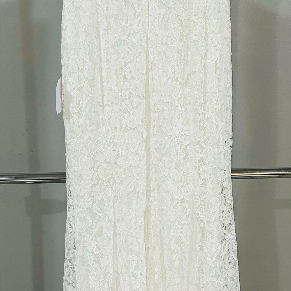 Lulu's. NWT Strapless White Lace Mermaid Gown - Picture 4 of 15